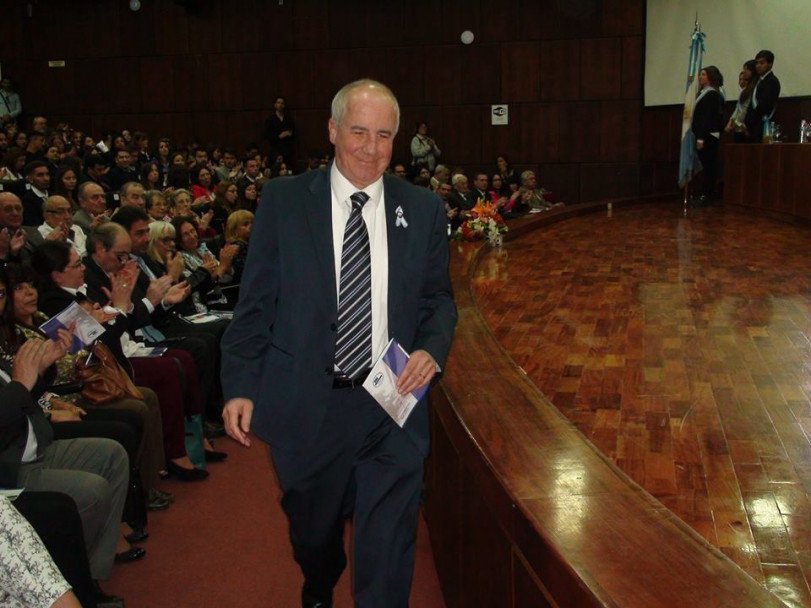 imagen Estudiantes recibieron sus diplomas en la Colación de Grado y Posgrado de la FO 