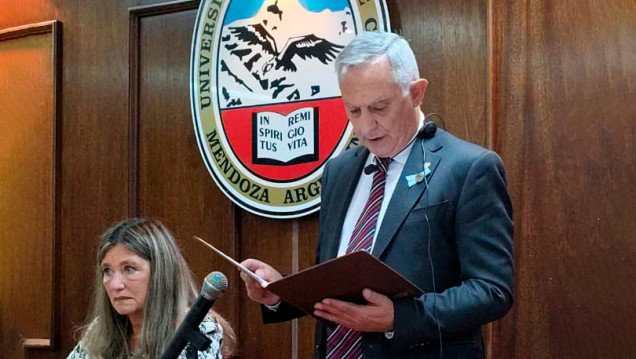 imagen Se llevó a cabo una nuevo acto de juramento con cambio de banderas