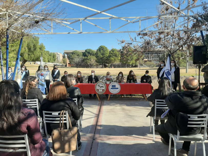 imagen ¡Nuevo Juramento y cambio de Abanderados, en los jardines de la FO!