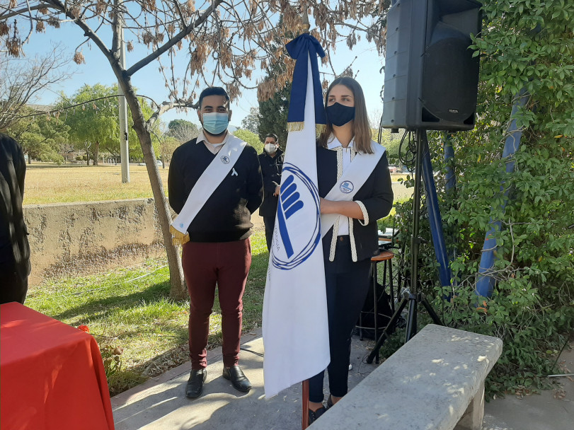 imagen ¡Nuevo Juramento y cambio de Abanderados, en los jardines de la FO!