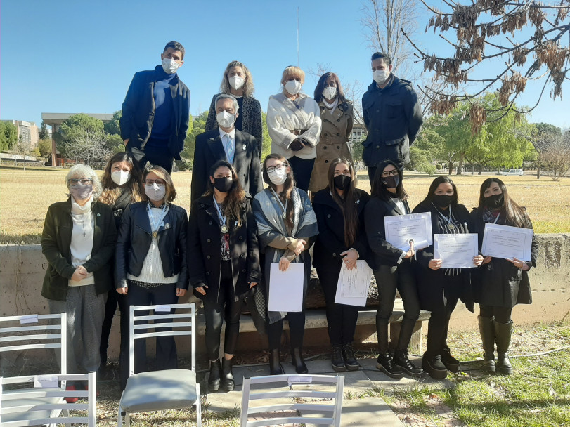 imagen ¡Nuevo Juramento y cambio de Abanderados, en los jardines de la FO!