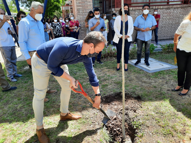 imagen La FO, renovó y acondicionó su Mini Bus para brindar Salud Bucal