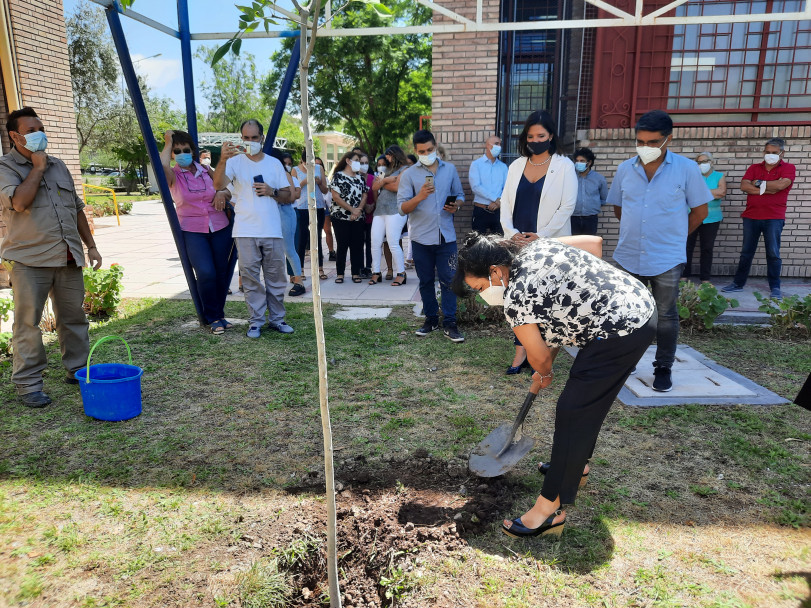 imagen La FO, renovó y acondicionó su Mini Bus para brindar Salud Bucal