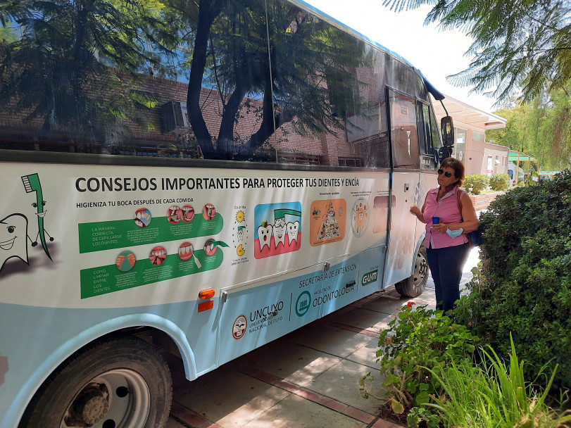 imagen La FO, renovó y acondicionó su Mini Bus para brindar Salud Bucal