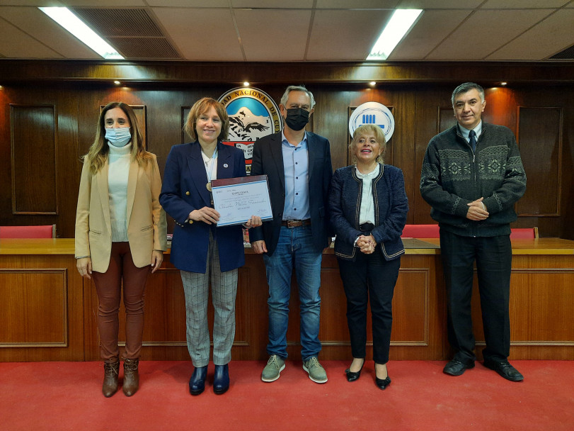 imagen Primera profesora egresada de la carrera de Doctorado de la FO-UNCUYO