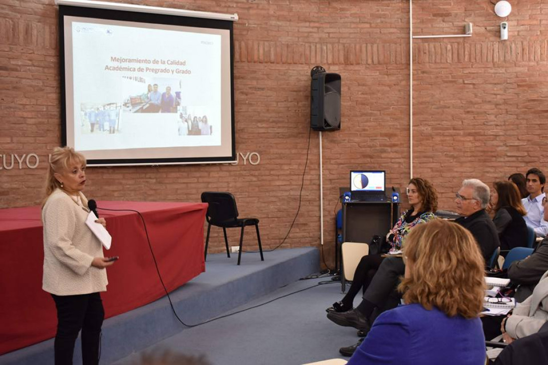 imagen La Decana de la FO, presentó avances del PDI: Proyecto de Desarrollo Institucional