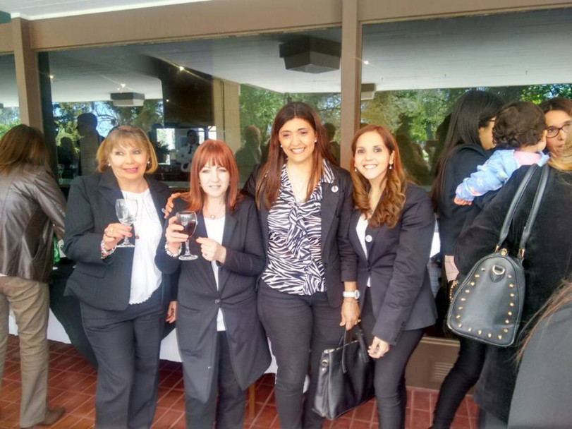 imagen Estudiantes recibieron sus diplomas en la Colación de Grado y Posgrado de la FO 