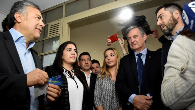 imagen Instalaron innovador puesto de carga de Red Bus en el Comedor Universitario