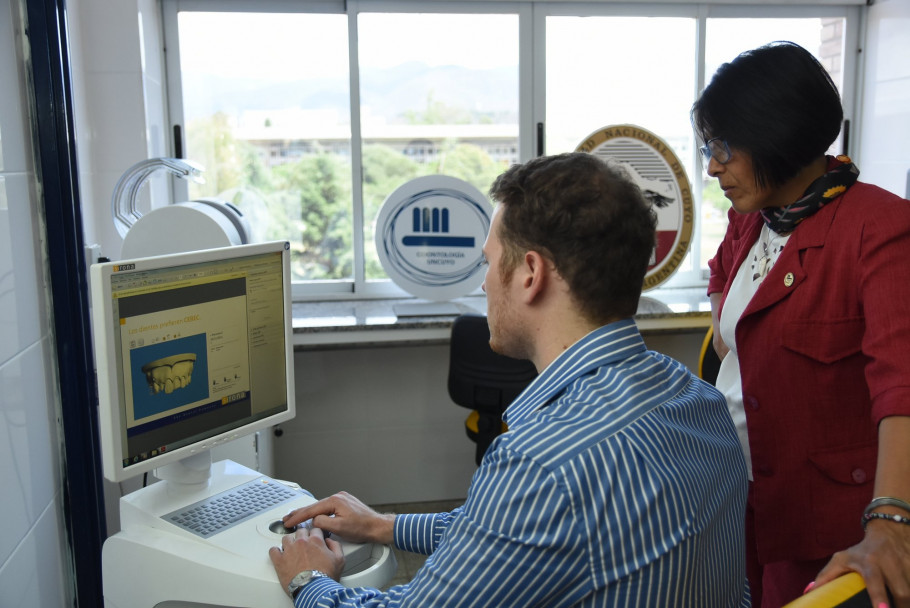 imagen El Centro Odontológico Digital, llegó a la Facultad de Odontología