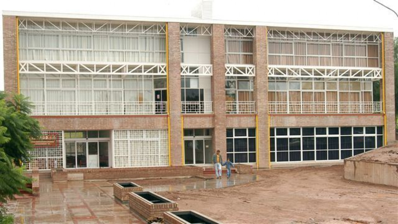 imagen Odontología concursa dos cargos para el personal de apoyo académico