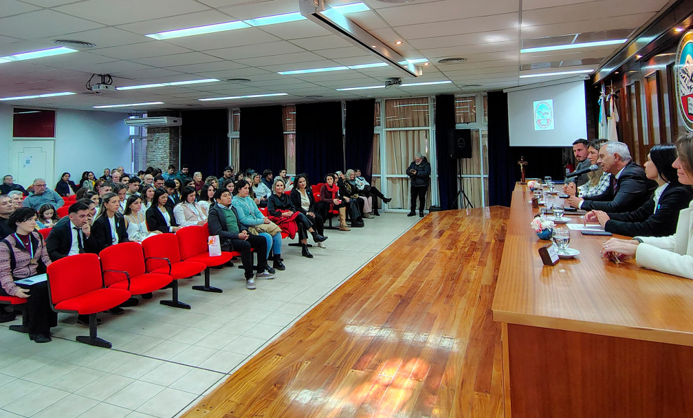 imagen Se llevó a cabo una nuevo acto de juramento con cambio de banderas