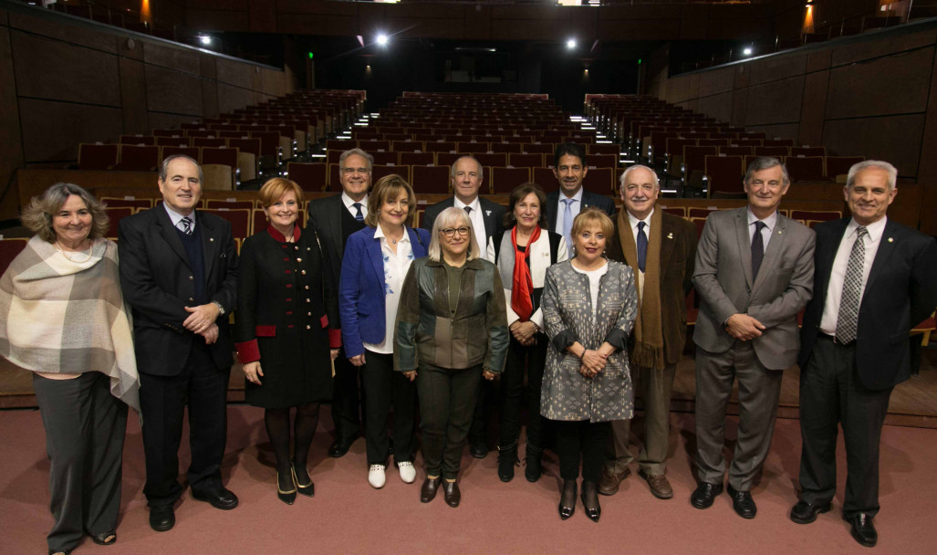 imagen En el 79 Aniversario de la UNCuyo, personal de la FO recibió medallas por sus 30 años de labor