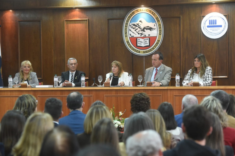 imagen Asumieron las nuevas autoridades en la Facultad de Odontología