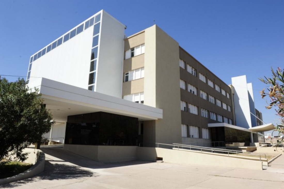 imagen Convocatoria a concursos en Área de Odontología del Hospital Universitario