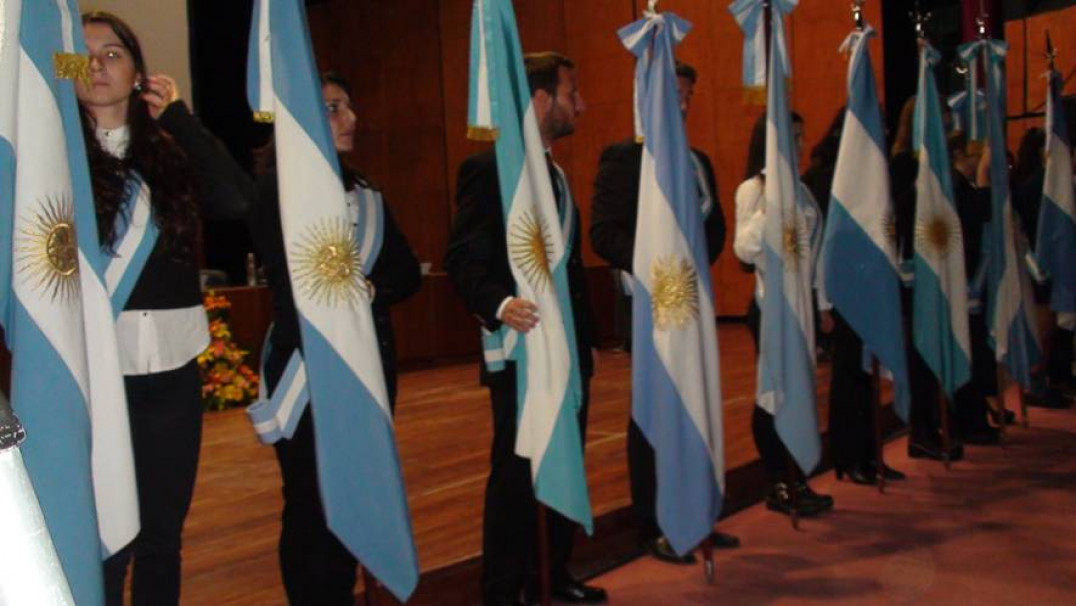 imagen Docentes y Personal de la FO, recibieron medallas en el 78 º Aniversario de la UNCuyo