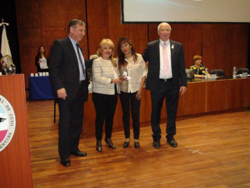 imagen Docentes y Personal de la FO, recibieron medallas en el 78 º Aniversario de la UNCuyo