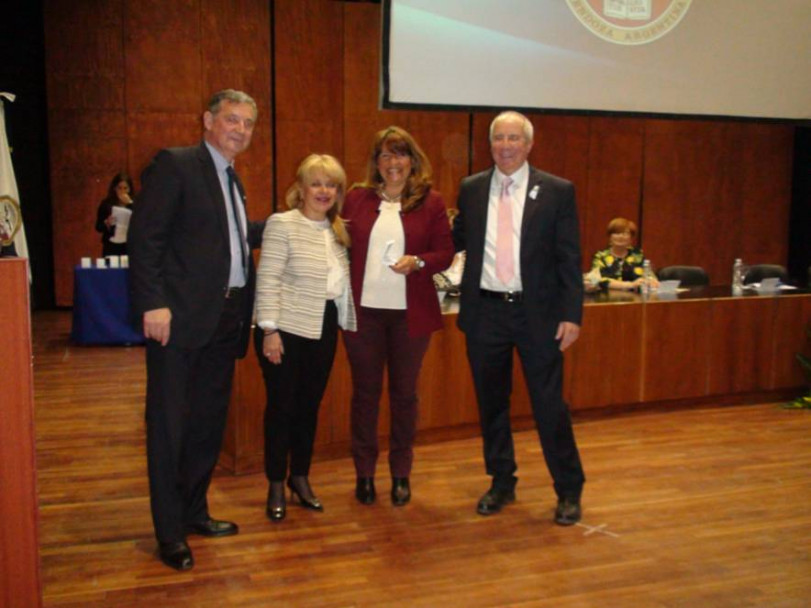 imagen Docentes y Personal de la FO, recibieron medallas en el 78 º Aniversario de la UNCuyo