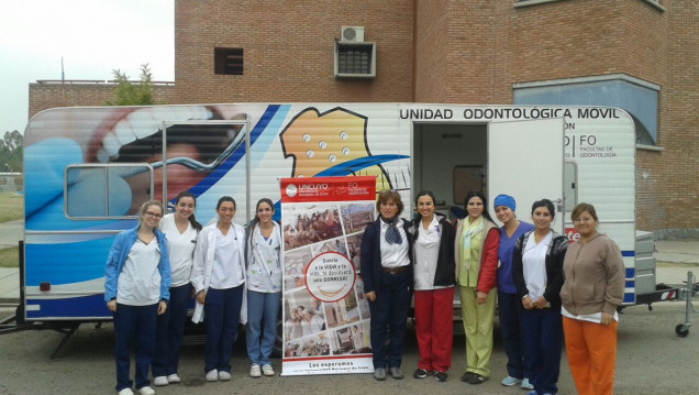 imagen La Facultad de Odontología Informa, Educa y Comunica