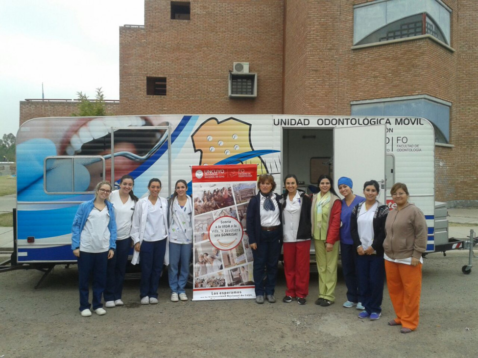 imagen La Facultad de Odontología Informa, Educa y Comunica