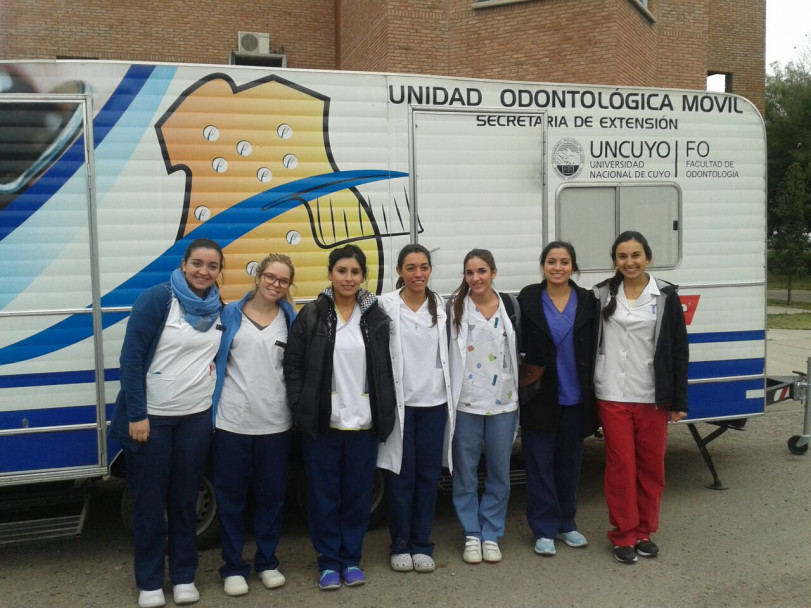 imagen La Facultad de Odontología Informa, Educa y Comunica