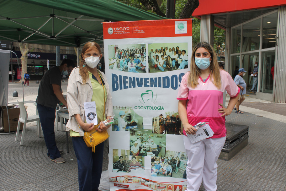 imagen Cáncer de Boca: docentes y estudiantes hicieron controles y difundieron medidas de prevención