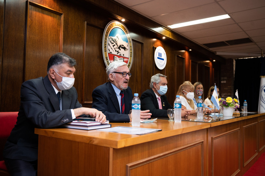 imagen La FO-UNCUYO ya tiene el primer egresado de su carrera de Doctorado en Odontología 