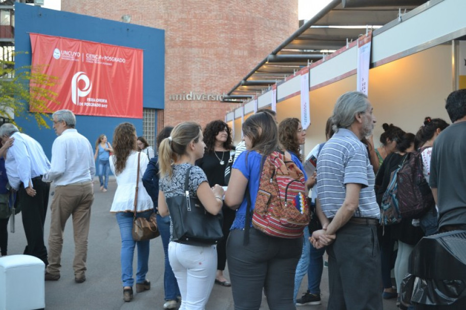 imagen La Facultad de Odontología estuvo presente en la Feria Oferta de Posgrado