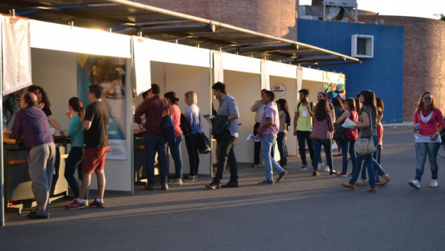 imagen La Facultad de Odontología estuvo presente en la Feria Oferta de Posgrado