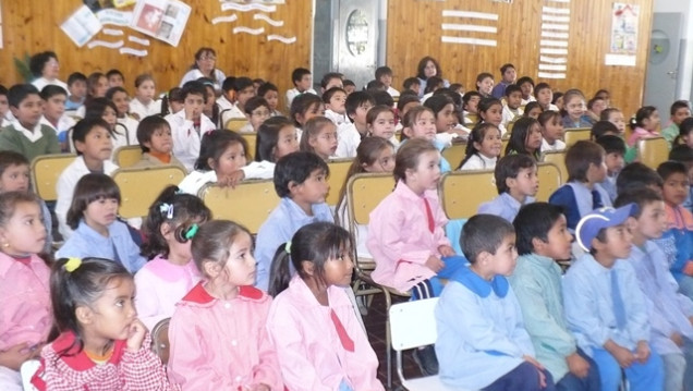 imagen CONVOCATORIA A ESTUDIANTES y GRADUADOS