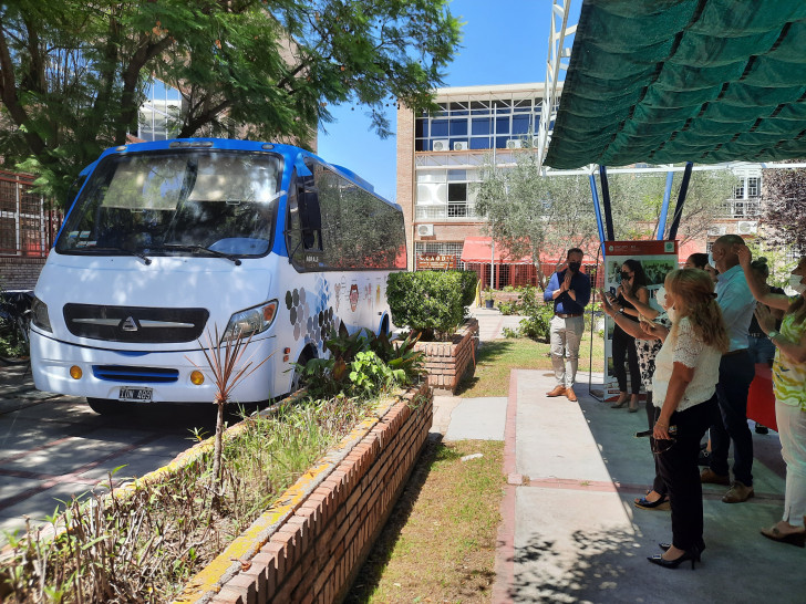imagen La FO, renovó y acondicionó su Mini Bus para brindar Salud Bucal