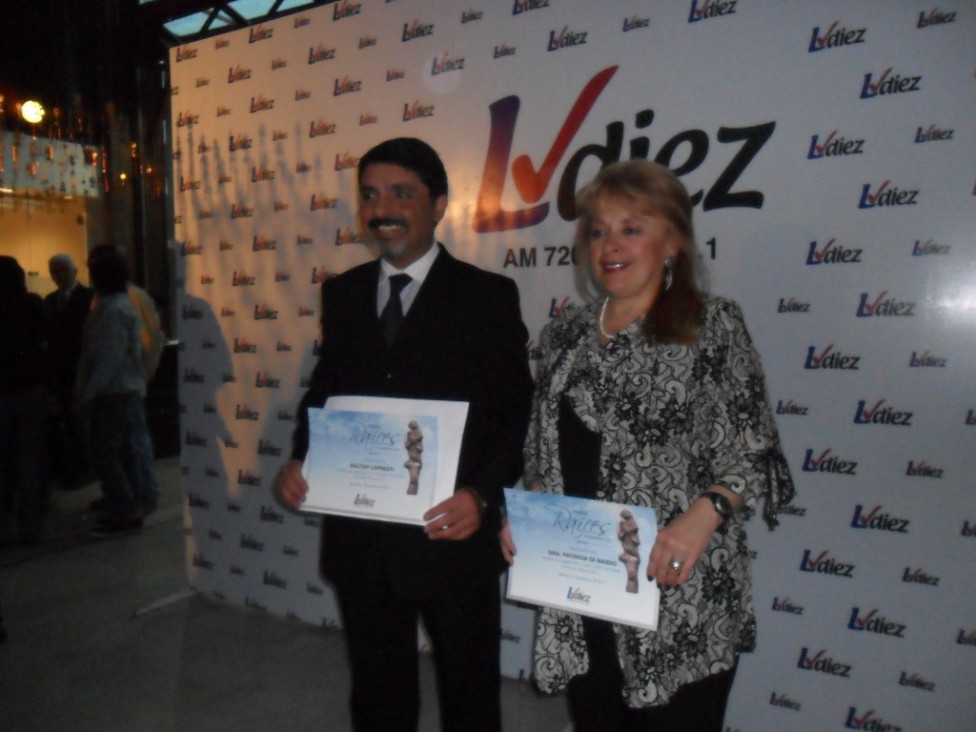imagen RECONOCIMIENTO PREMIO RAICES 2011