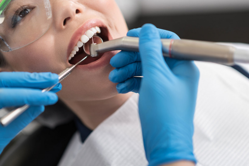 imagen Presentación y defensa oral de Trabajos finales: Especialización en Odontología Restauradora