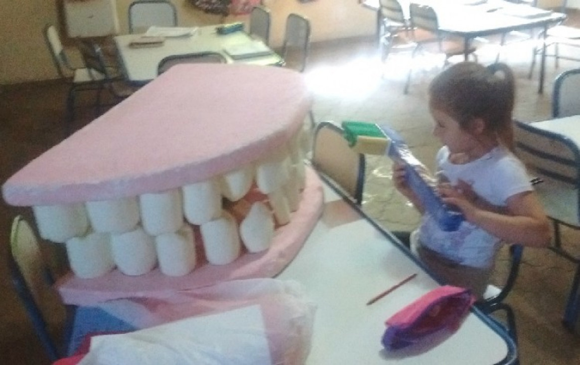 imagen  Sonrisas sanas en Rodeo del Medio