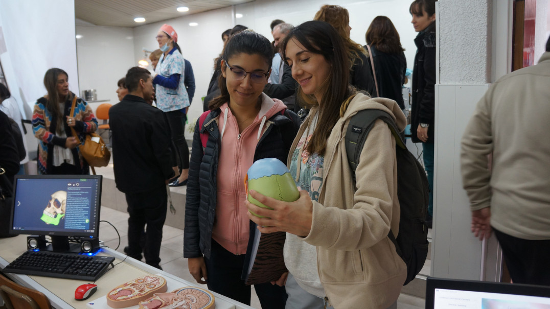 imagen ¡La innovación tecnológica llegó a la Facultad de Odontología!