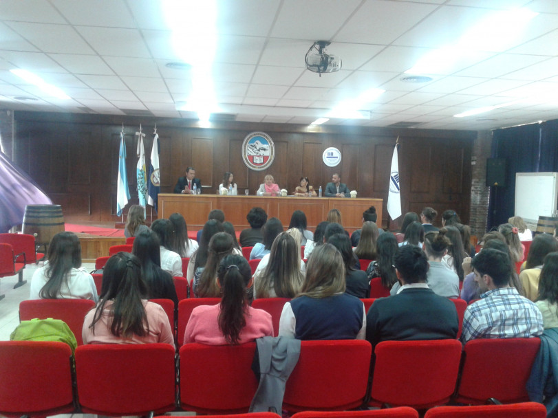 imagen Las Jornadas UNCUMEN 2017 se hicieron presentes en la Facultad de Odontología