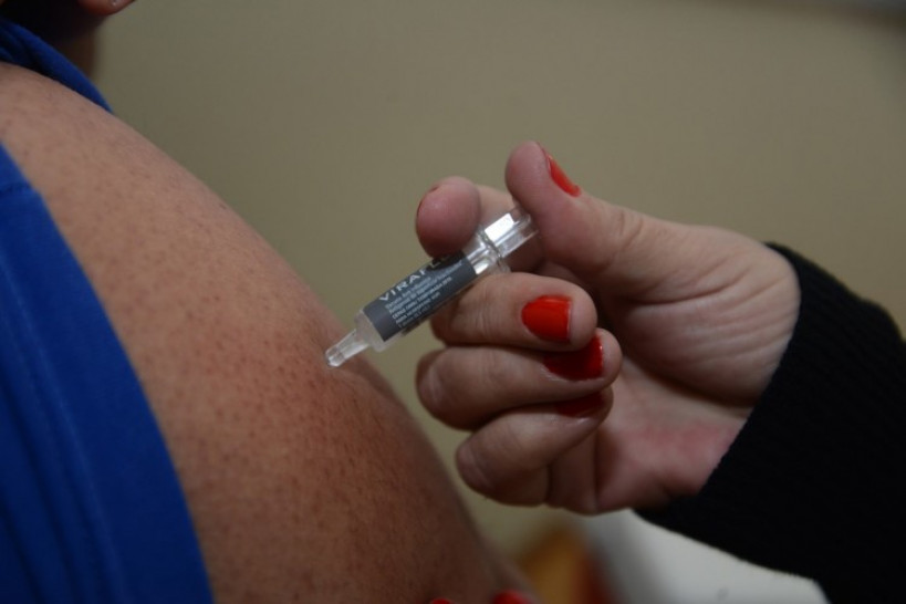imagen Vacunan gratis contra la Hepatitis B en el Damsu